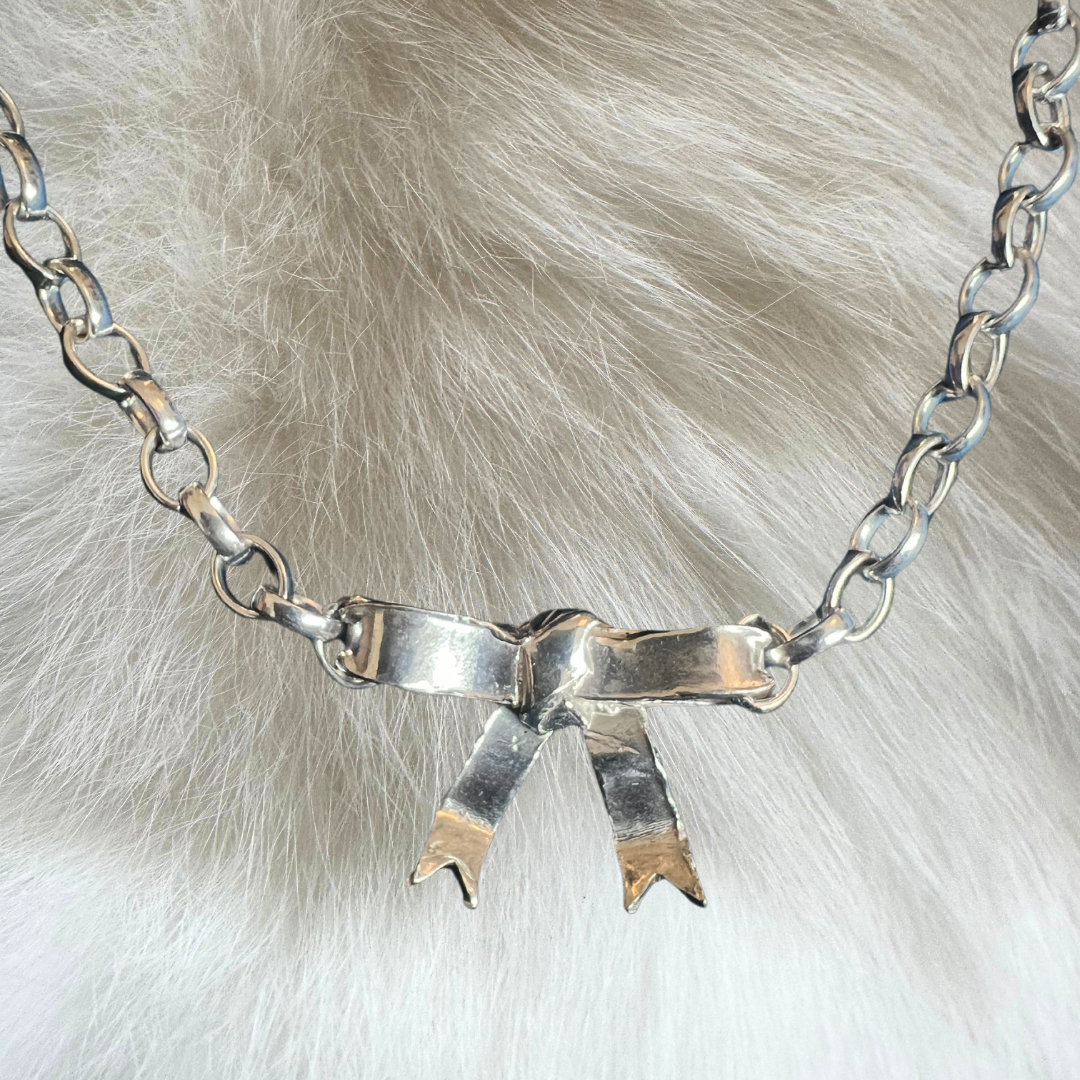 Chunky Bow Chain Necklace